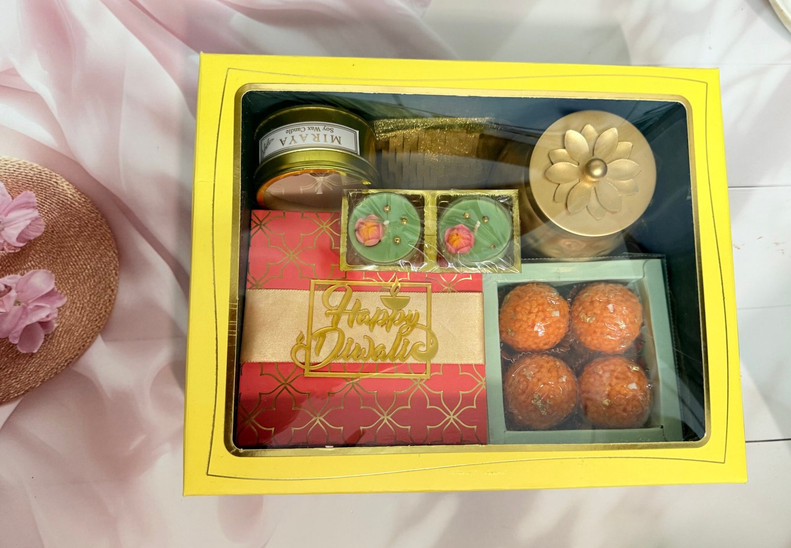 Radiant Gift Hamper - Image 2
